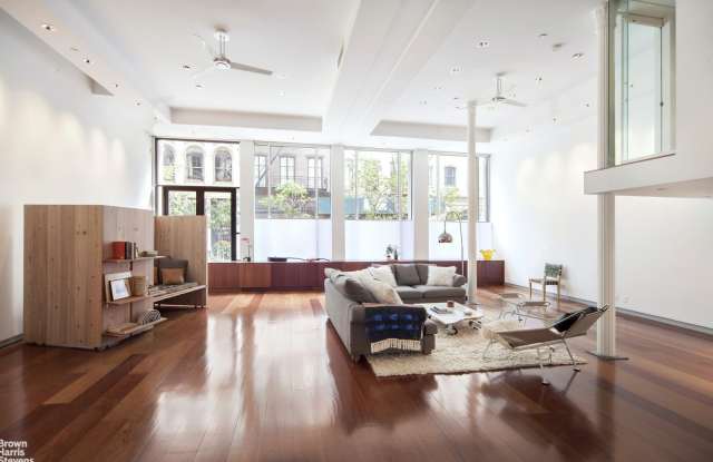 45 WARREN Street Gallery 3