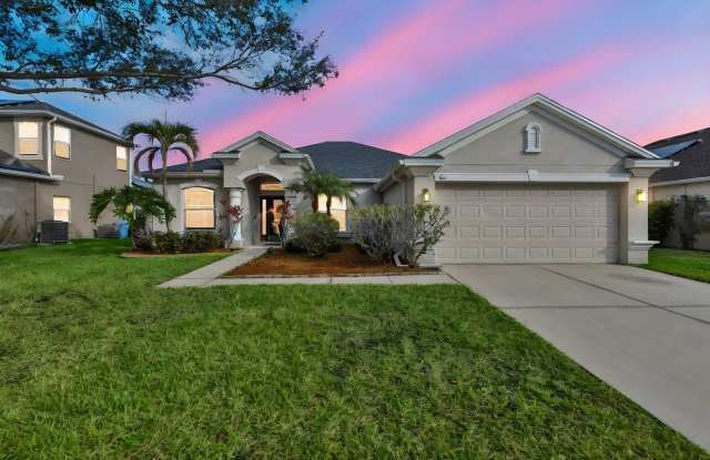 Gorgeous Pool Home @ Bahia Lakes! Gallery 1