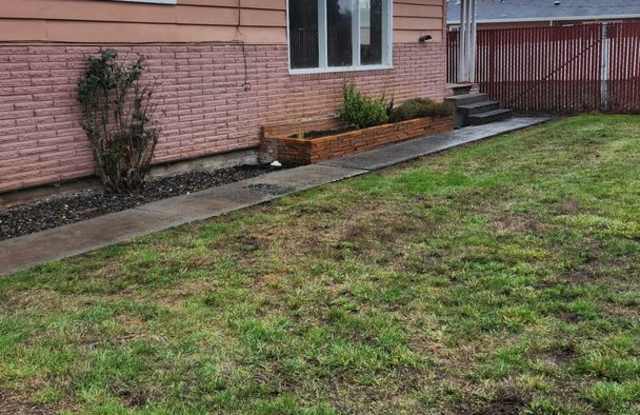 Cute 3 bedroom home Gallery 1