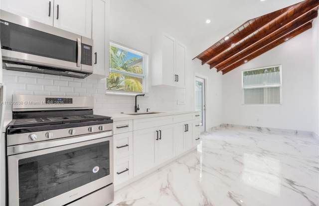 2512 SW 14th St - 2512 Southwest 14th Street, Miami, FL 33145