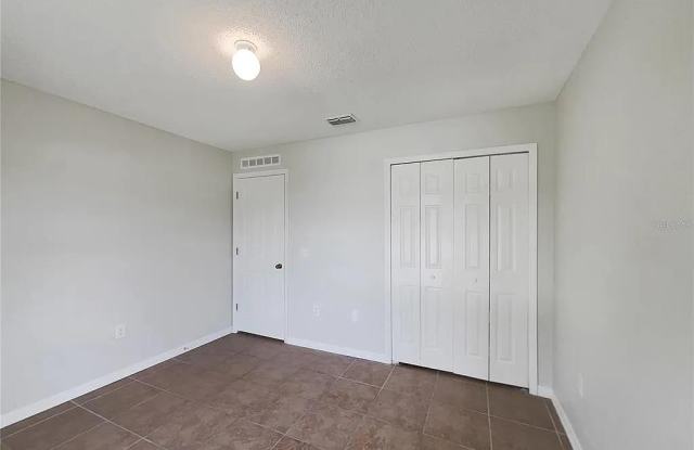 1725 Sunset Ridge Drive photos photos