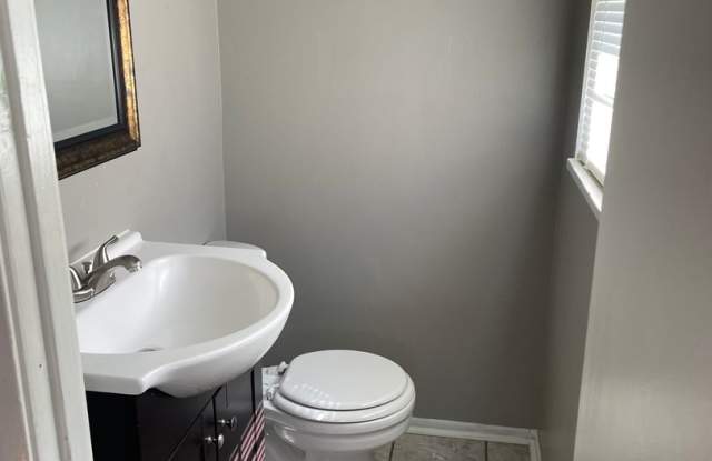 4 bed 2.5 bath Gallery 3