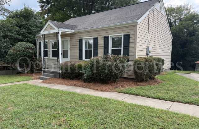 2900 S. Main St-3BR/1BA-Home Gallery 1