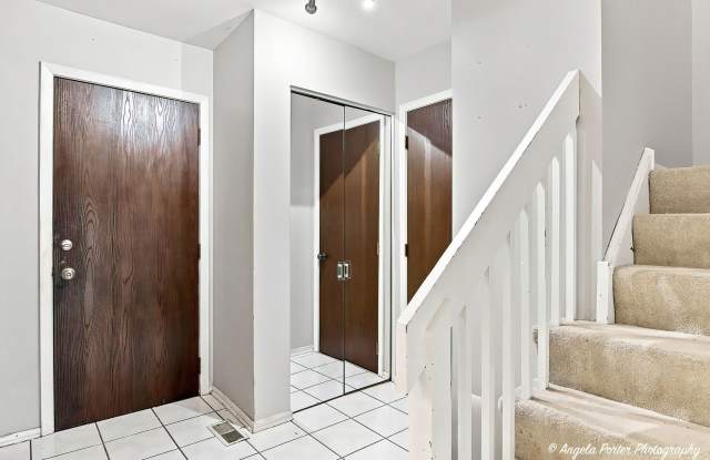246 SHADOWBEND Drive Gallery 3