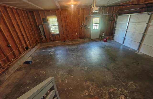 4 bedroom home on Cul-De-Sac Gallery 4