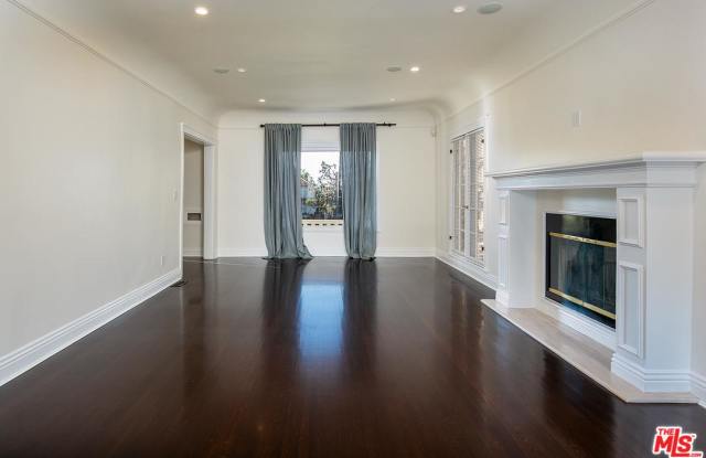 1651 HILL Drive Gallery 4