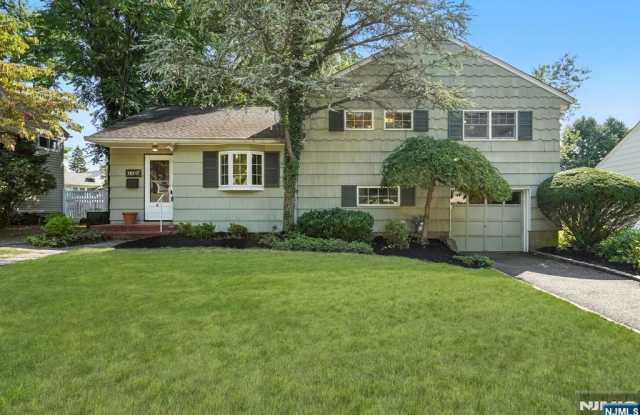 121 Squire Hill Road photos photos