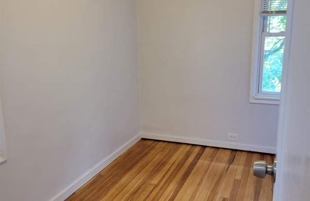 410 MORSE AVE Gallery 3