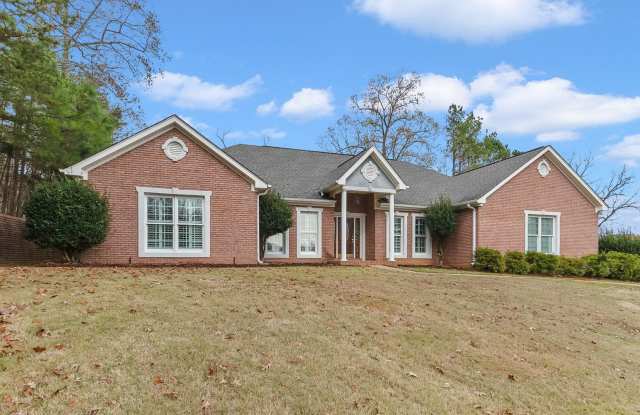 Spacious 3 Bed 2.5 Bath! Available for Fall 2026! Call to Schedule a Tour Today! Gallery 3