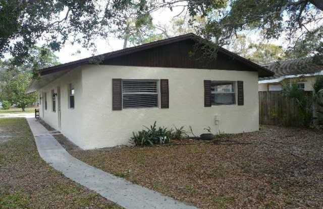 2316 18th Ave - 2316 18th Avenue, Vero Beach, FL 32960