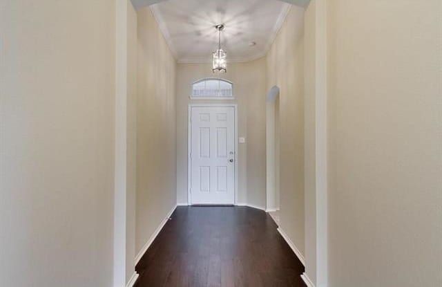 201 Hackberry Drive Gallery 4