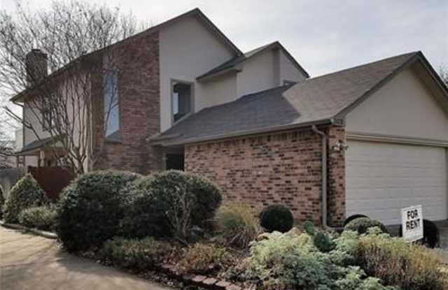 2304 Maplewood Trail Gallery 2