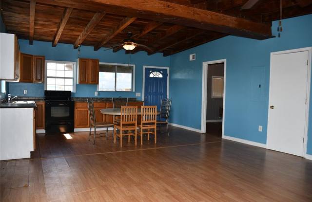 215 Saltgrass Avenue Gallery 3