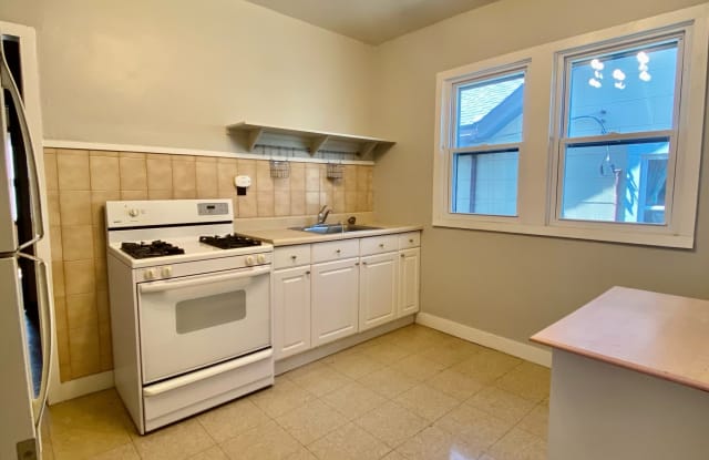 249 Tacoma Avenue - Upper - 249 Tacoma Avenue, Buffalo, NY 14216