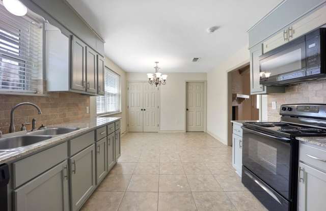 8900 Shadow Bluff - 8900 Shadow Bluff Avenue, Livingston County, LA 70726