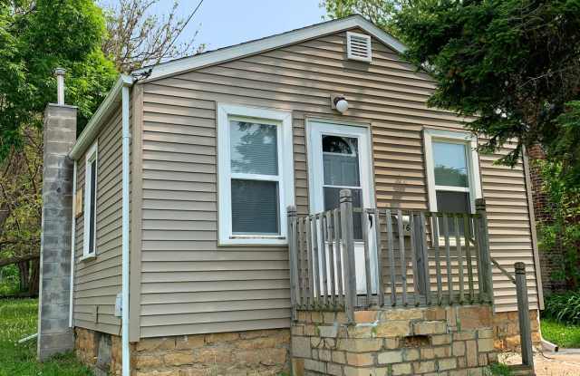 1-Bedroom House Available NOW photos photos
