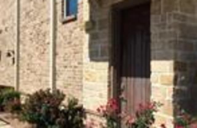 844 Pennsylvania Avenue - 844 Pennsylvania Ave, Fort Worth, TX 76104