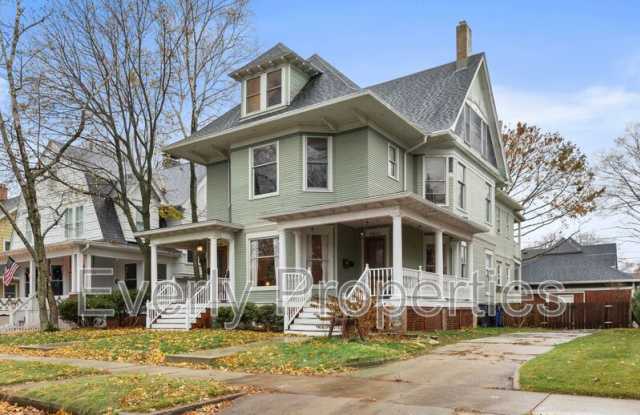 1814 College Ave photos photos