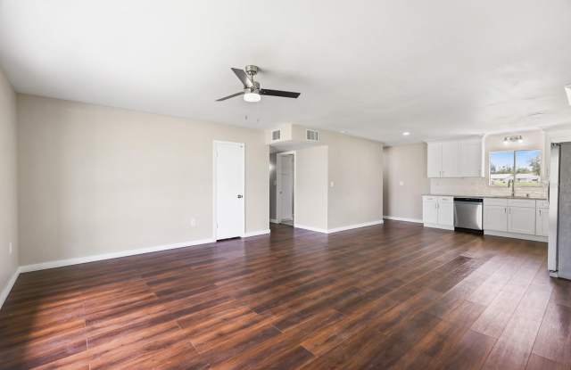 702 DESERT HILLS Way Gallery 4