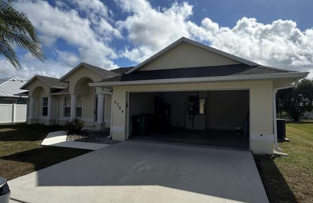 5704 NW Croton Avenue photos photos