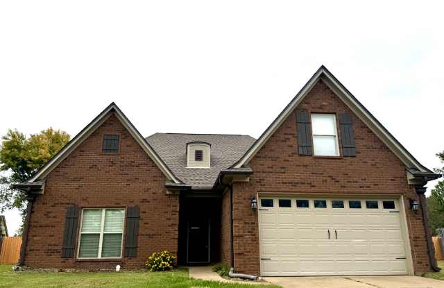 40 LAKE FRONT DR N - 40 Lake Front Drive North, Hernando, MS 38632