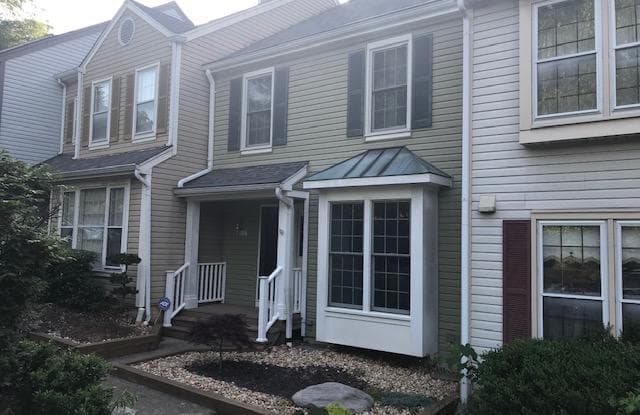 8112 CLIFFOREST DRIVE - 8112 Clifforest Drive, Newington Forest, VA 22153
