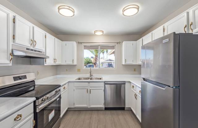 BEAUTIFUL 3 BEDROOM 2 BATHROOM HOME IN PHOENIX photos photos