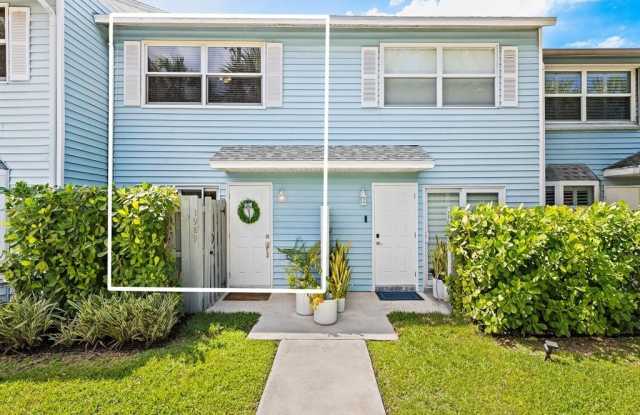 1989 NE 15th Ave photos photos