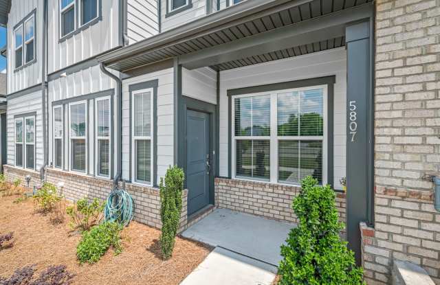 4 Bedroom Townhome in Harrisburg! Gallery 4