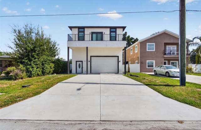 3022 W DOUGLAS Street photos photos