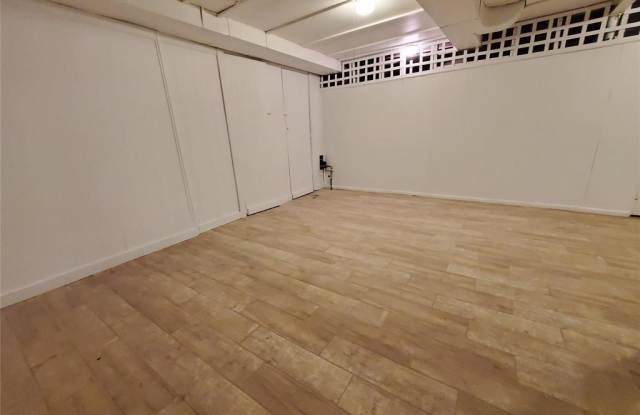11314 Lenore Gallery 3