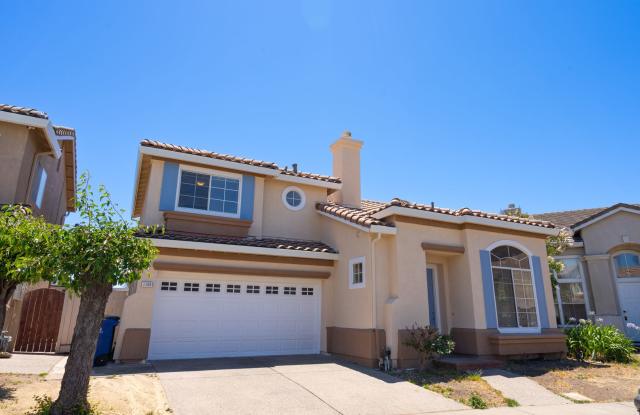 ***Exceptional 3BR/2.5BA Residence in Prime *** San Leandro Location photos photos