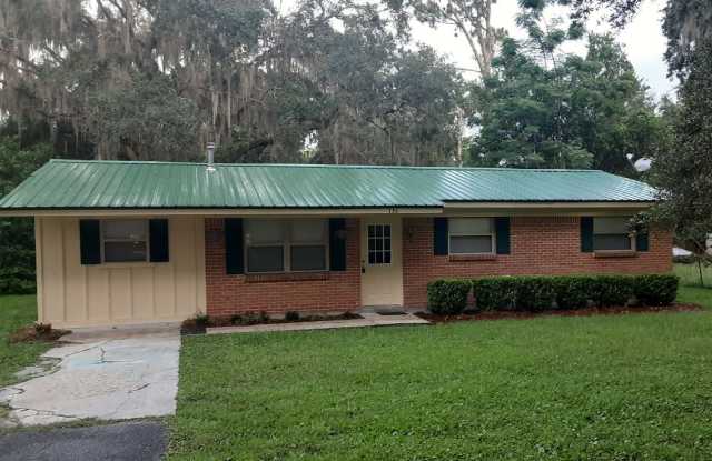 136 NE DERBY TERRACE photos photos