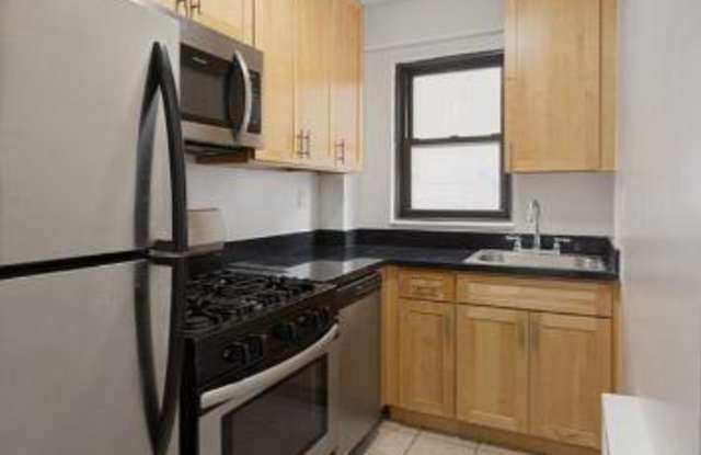 200 East 15th Street Gallery 4