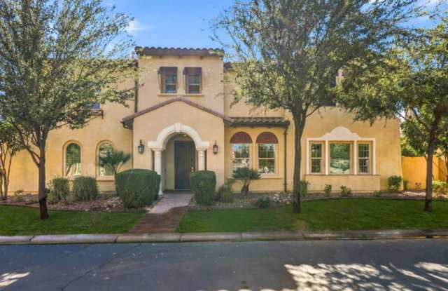 1945 West Grand Canyon Drive Gallery 1