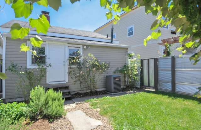 Quaint One Bedroom House close to U of L, Germantown & Downtown Gallery 3