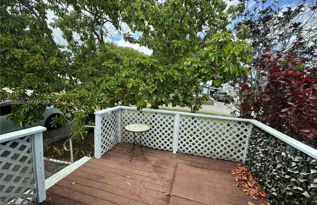 3028 SW 50th St photos photos