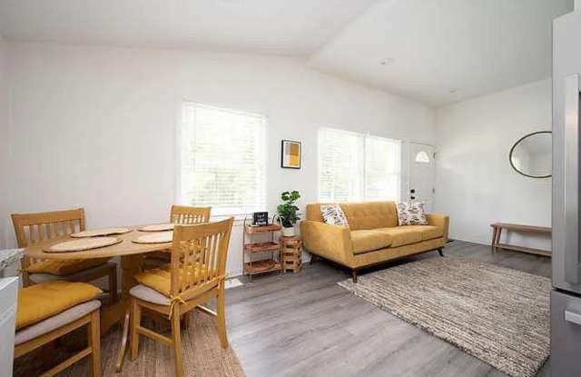 Room in 3 Bedroom Home at Jackson Dr photos photos
