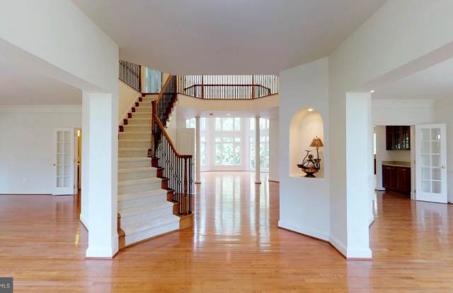 5990 SAINT CATHERINES LANE Gallery 3
