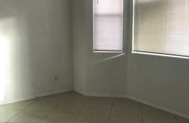 8417 W MIDWAY Avenue Gallery 4