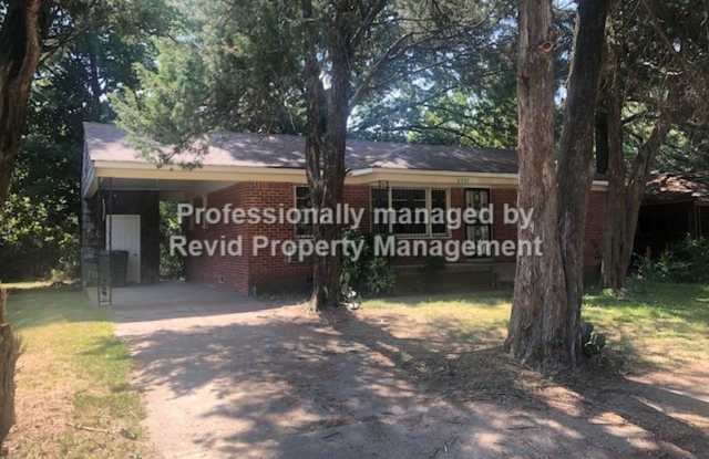 RARE VACANCY!!! Wonderful 3 bedroom house! - 2392 Samuels Street, Memphis, TN 38114