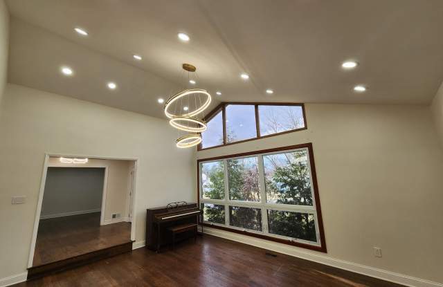 4 Jeffrey Lane Gallery 4