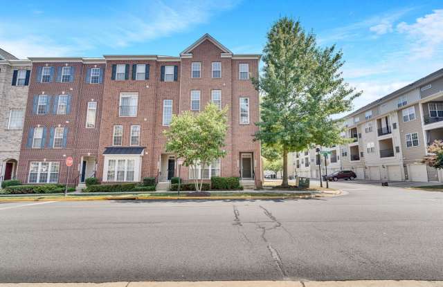 Spacious End Unit with Garage in Gated Community photos photos