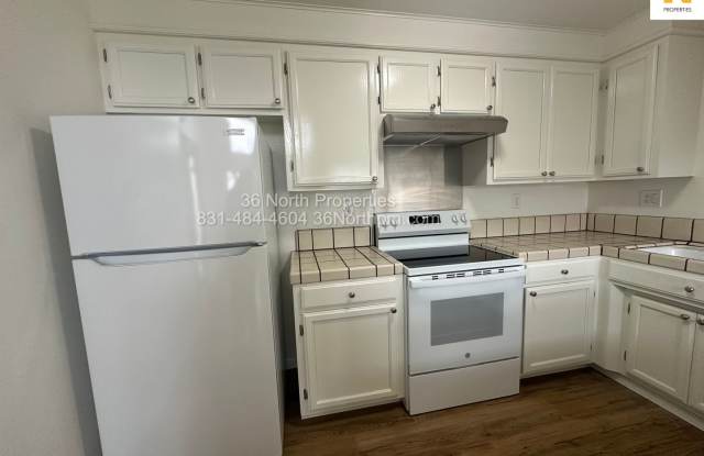 Spacious 3-Bedroom Home with Large Yard, 2-Car Garage & Modern Updates! Gallery 4