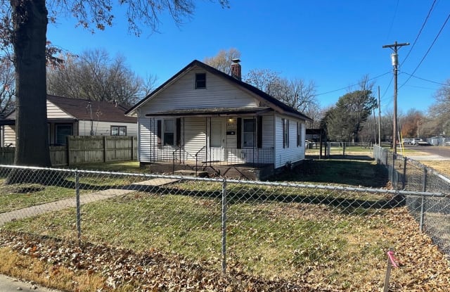 827 N Marion Ave - 827 North Marion Avenue, Springfield, MO 65802