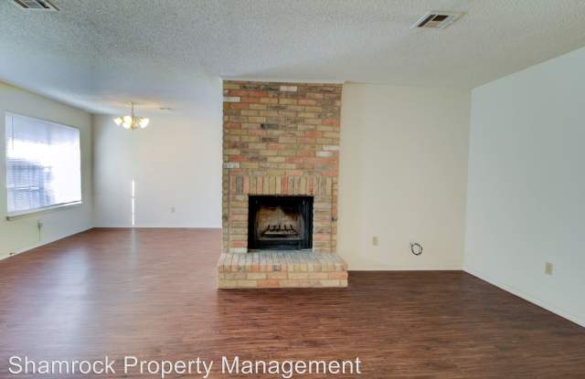 902 Briar Drive Gallery 4