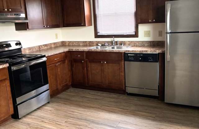 3 Bedroom/ 1.5 Bathroom Townhome for Rent - Waukesha, WI Gallery 4