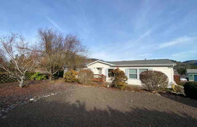 3 Bedroom 2 bath Home in White Salmon photos photos