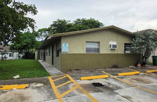 2736 NW 15th Ct Gallery 1