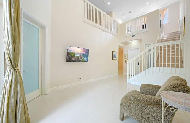 1384 Harbor View W Gallery 3